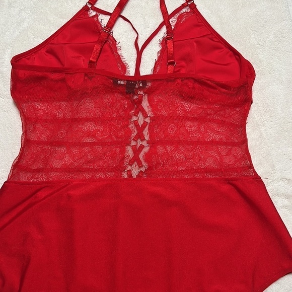 Red Rehab Lab Lace Bodysuit size L - Picture 5 of 11